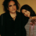 Olivia Rodrigo faz show surpresa e canta música nova com Robert Smith